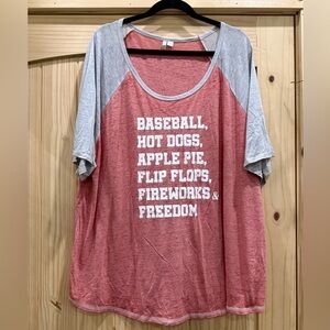Graphic Raglan Tee in Coral and Heather Gray